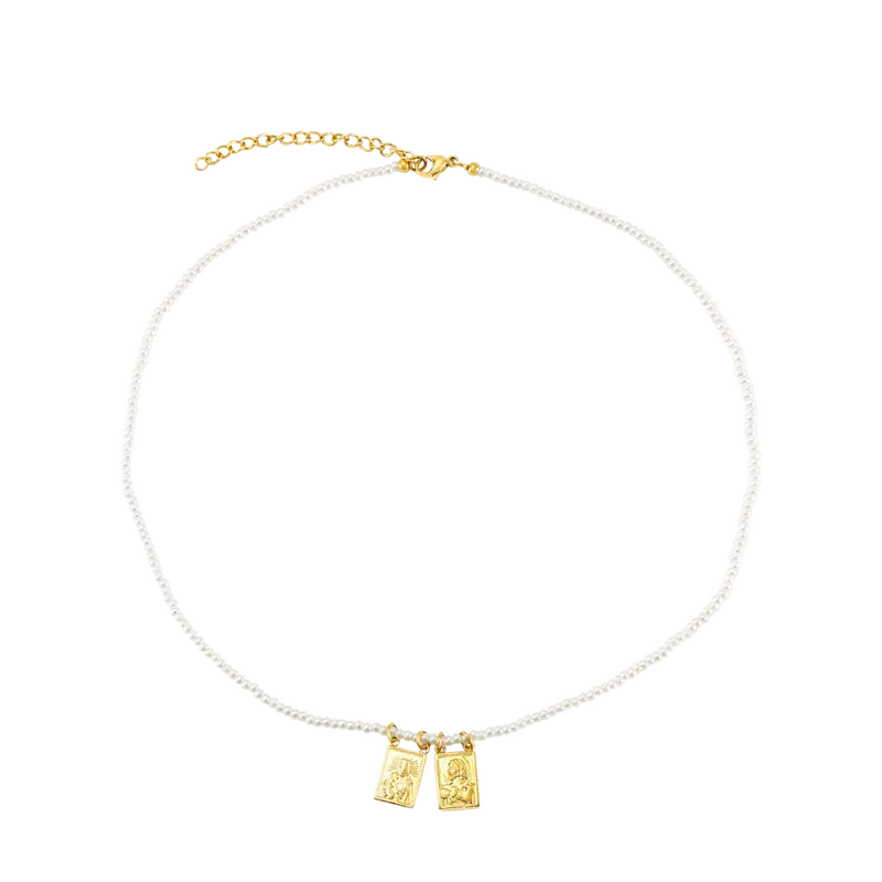 Collar de perlas con escapularios