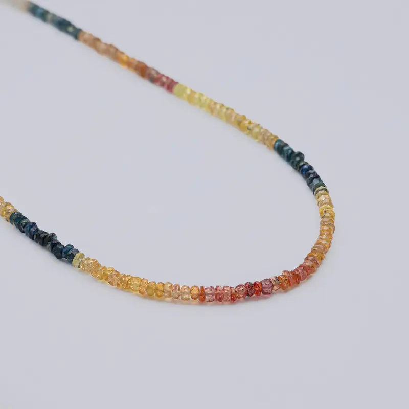 Collar de piedra preciosa Zafiro Multicolor de Bendita Eva