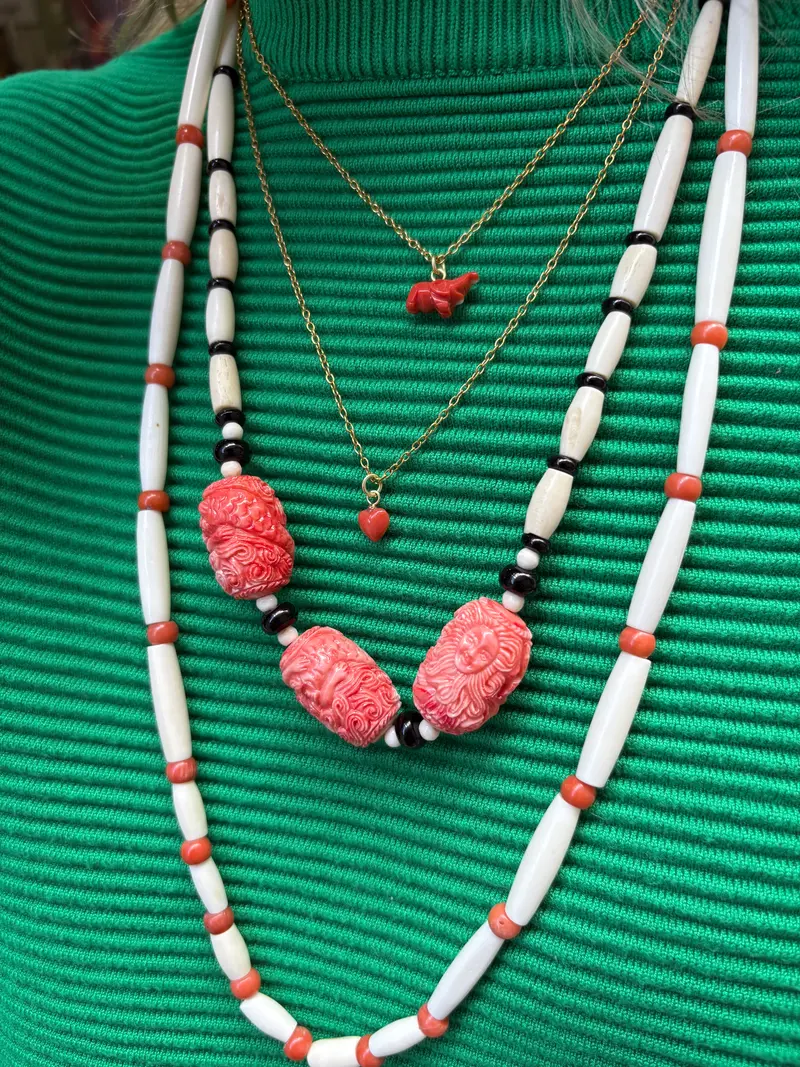 Collar Hueso Largo Rojo