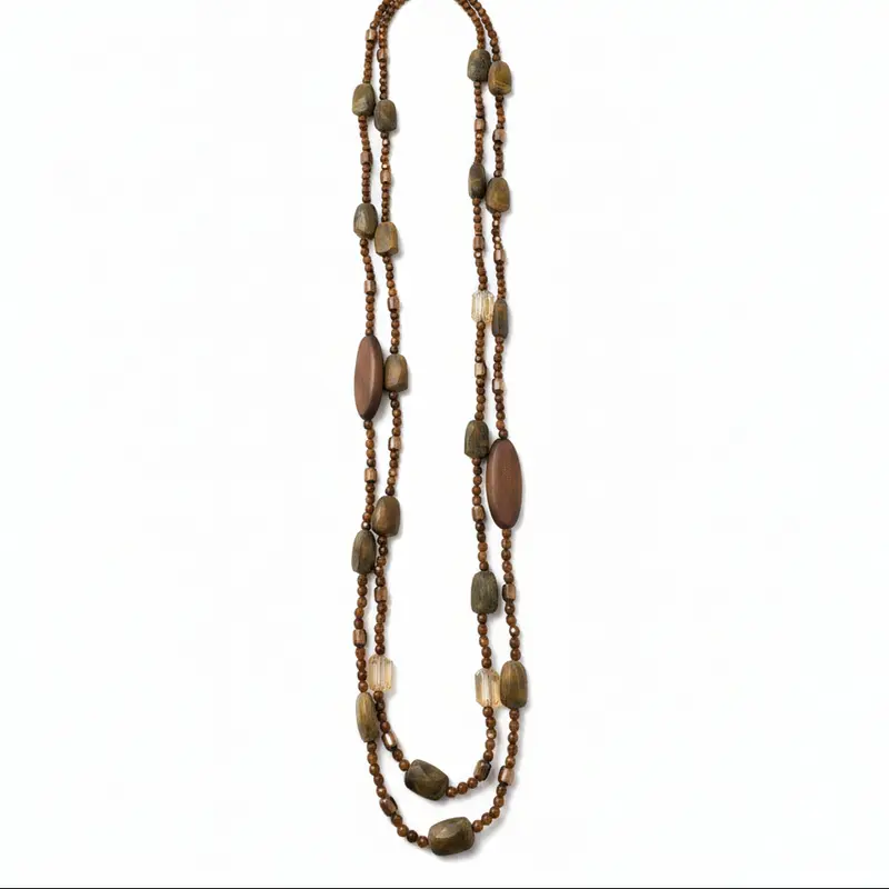 Collar largo doble tira con cuentas irregulares y traslúcidas en varios colores