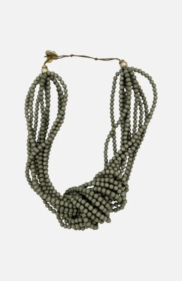 Collar Nudo Verde Jabonoso