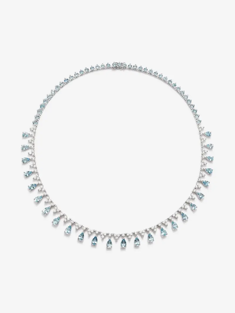 Collar rivière de oro blanco de 18K con aguamarinas en talla pera y brillante con un total de 14,2 cts y diamantes en talla brillante con un total de 3,82 cts