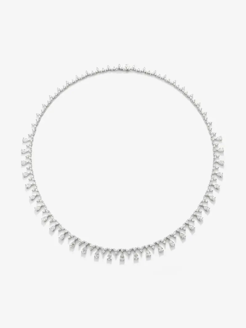 Collar rivière de oro blanco de 18K con diamantes blancos en talla pera y brillante de 6,06 cts