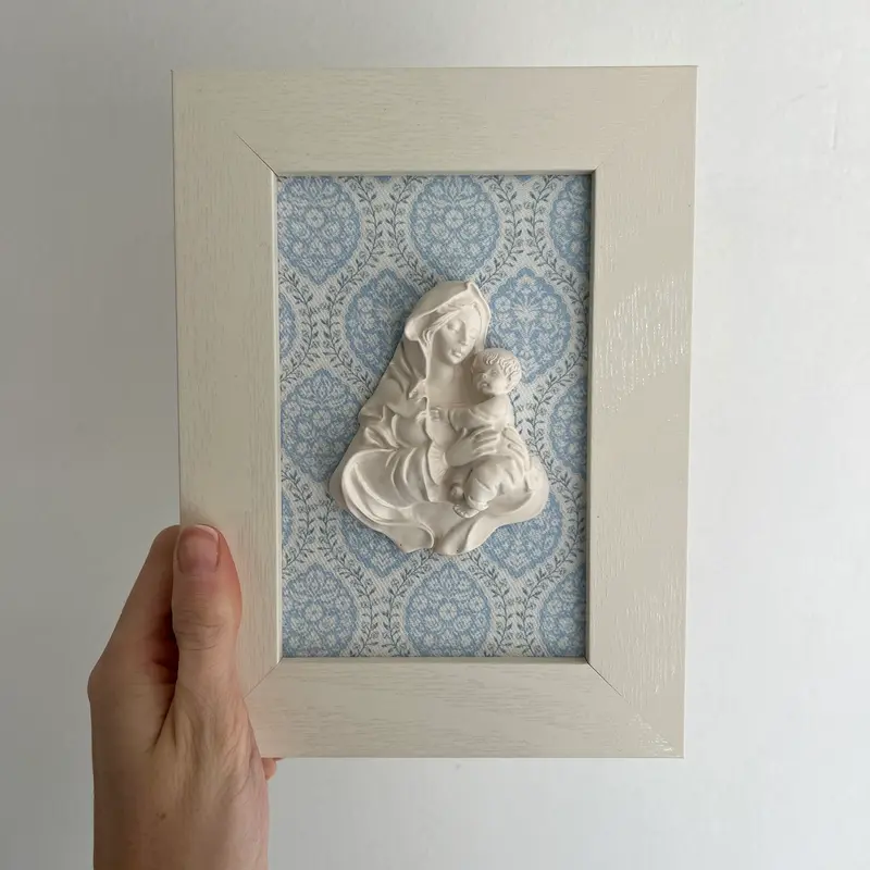 Cuadro Virgen de la Familia - Motivos azules (marco blanco)