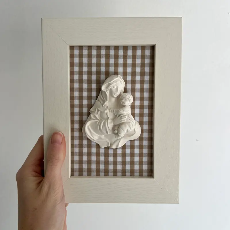 Cuadro Virgen de la Familia - Vichy beige (marco blanco)
