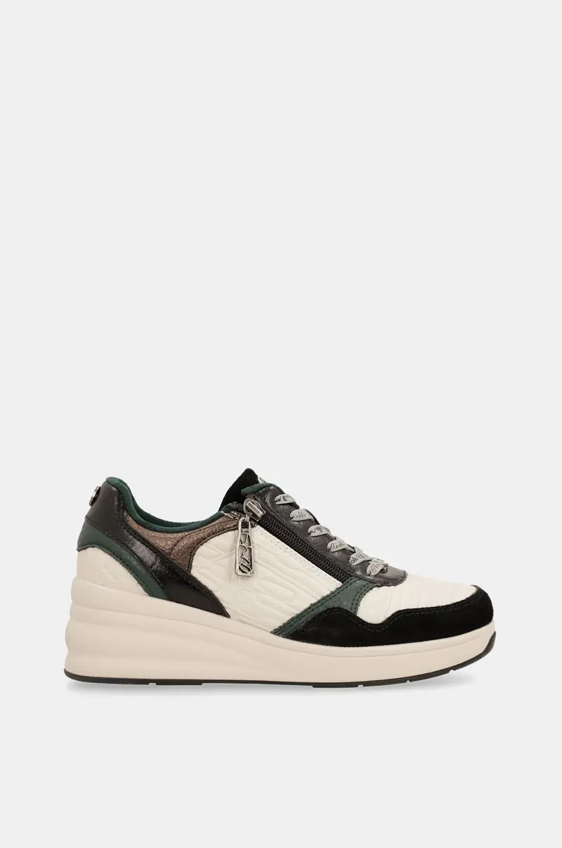 Deportivo con cuña blanco y negro