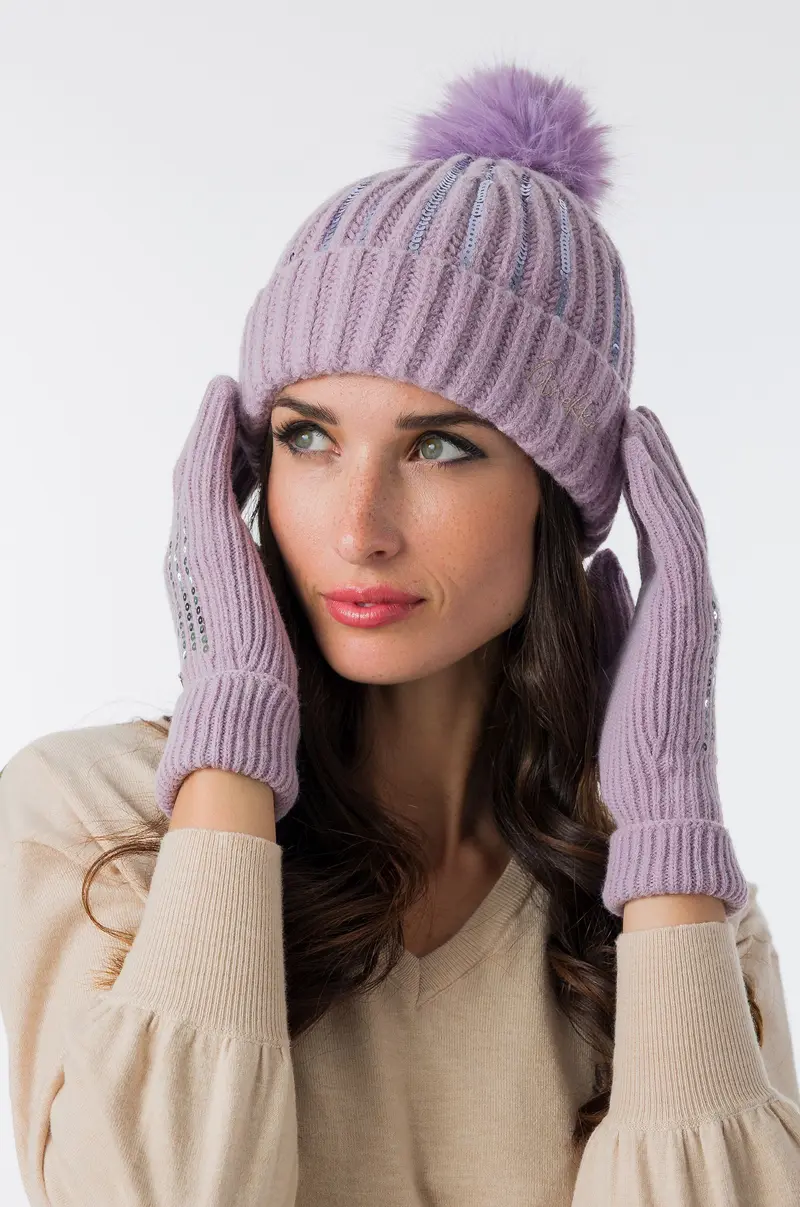 Gorro de punto lila con lentejuelas