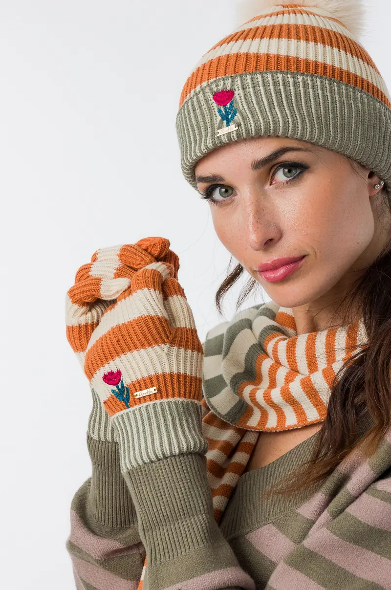 Guantes de punto a rayas con bordado