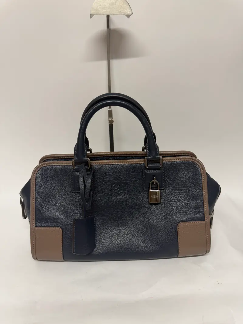 Loewe Amazona 28 Tricolor Azul Marino y Taupe