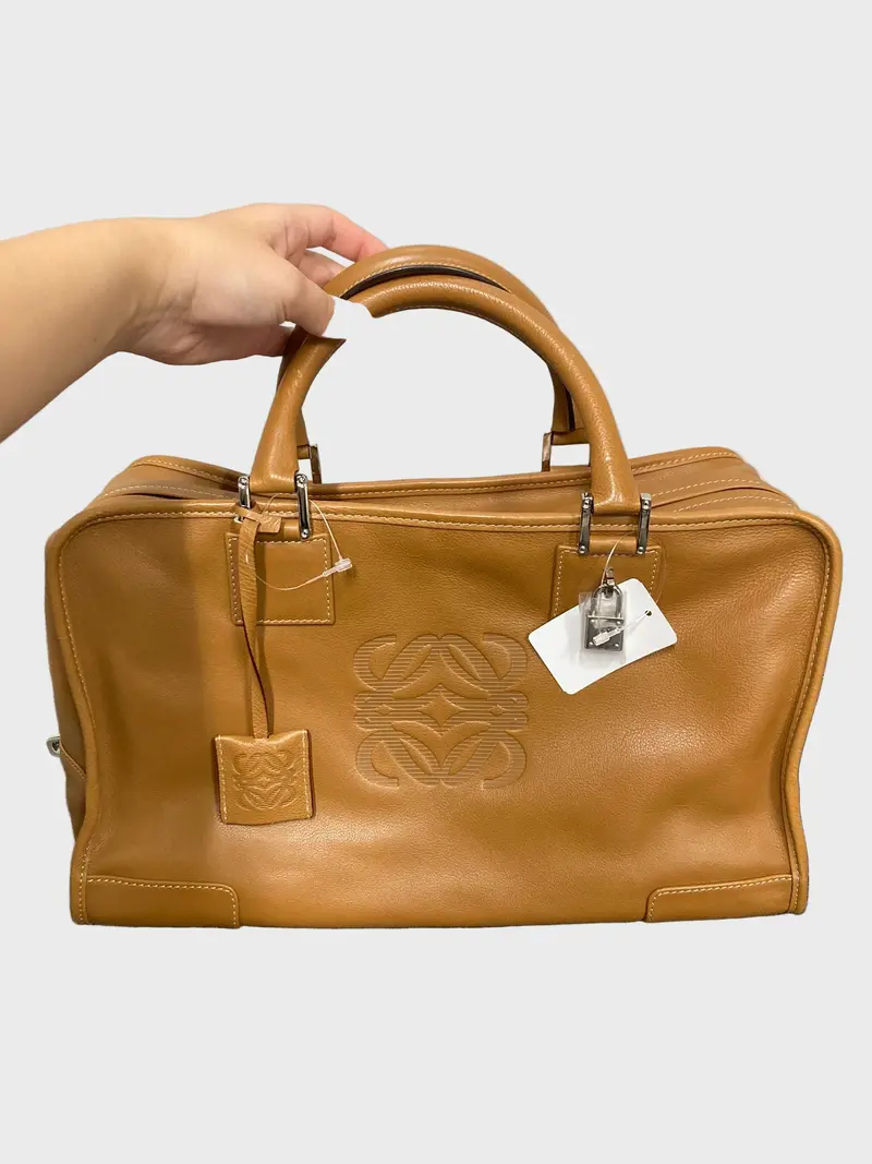 Loewe Amazona 35 en piel marrón camel