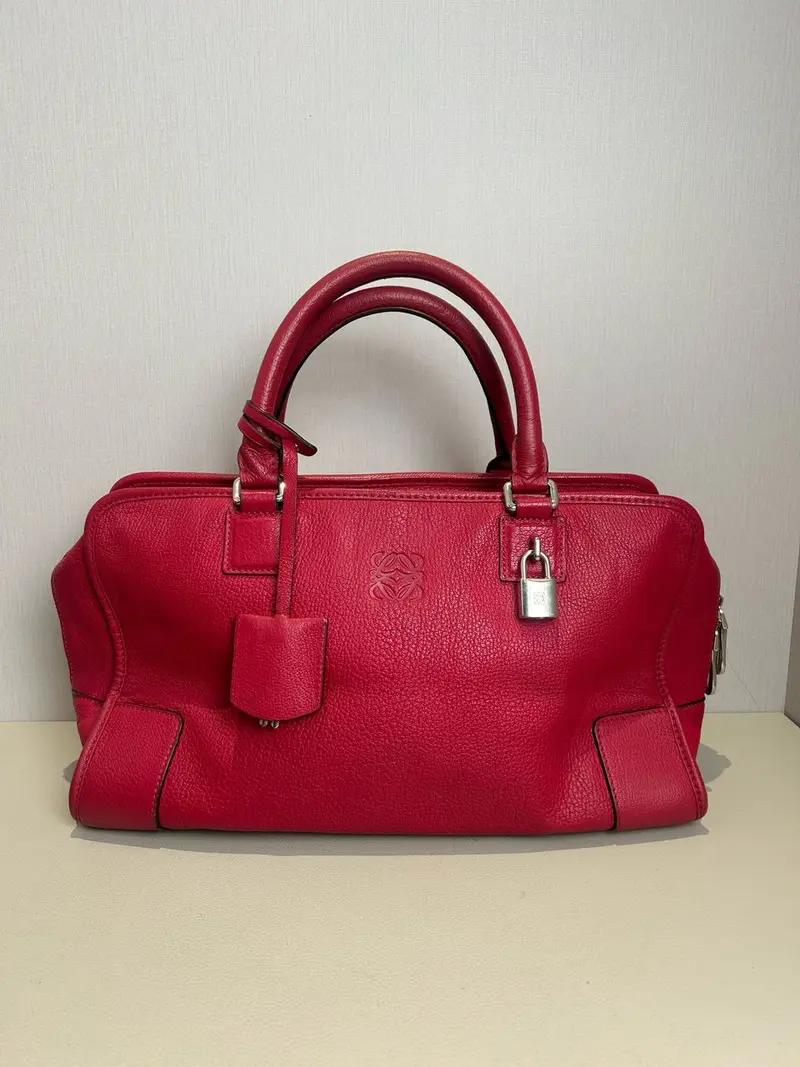 Loewe Amazona 36 Rojo Intenso Piel Granulada Herrajes Plateados