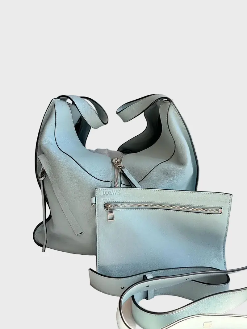 Loewe hammock Grande azul cielo con pouch