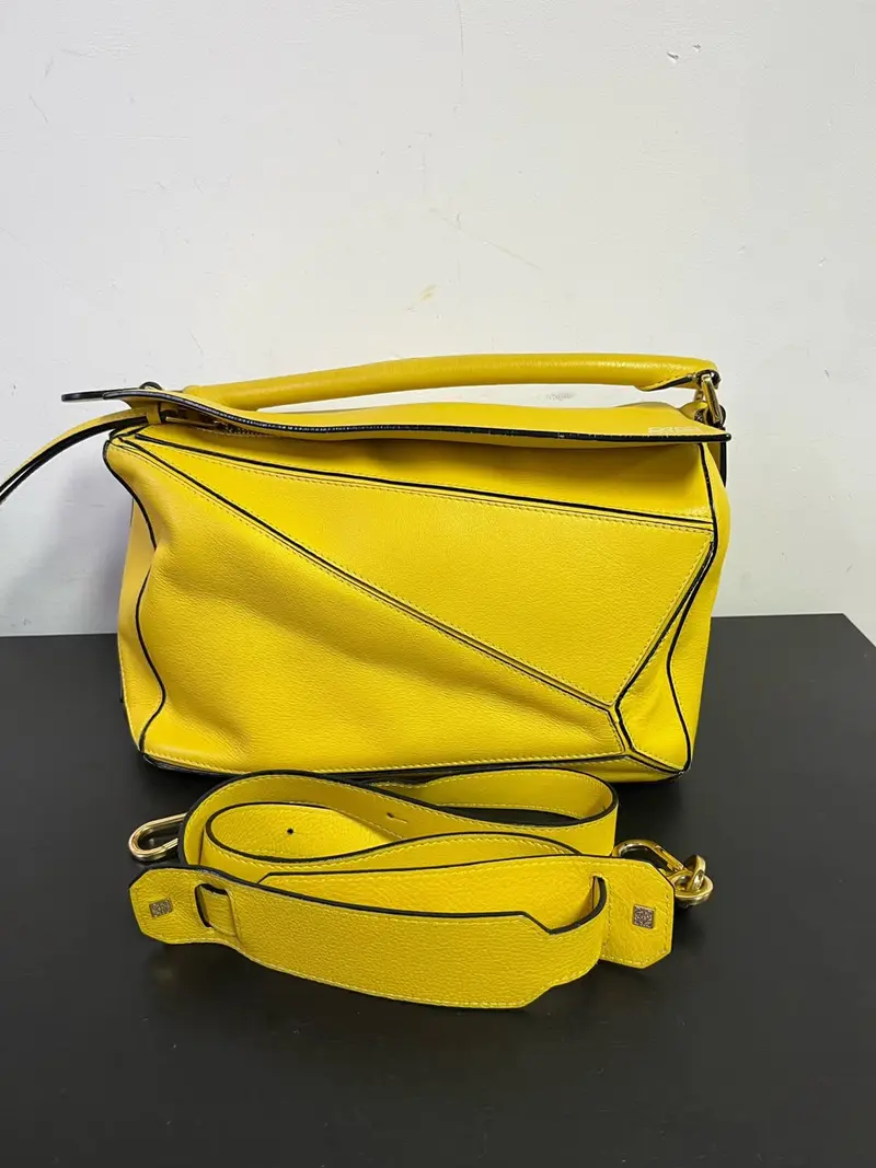 Loewe Puzzle Medium Piel Amarilla
