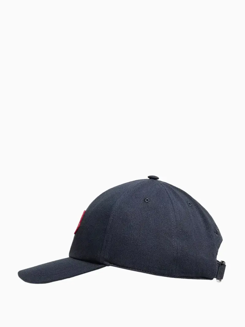Logo-patch cap