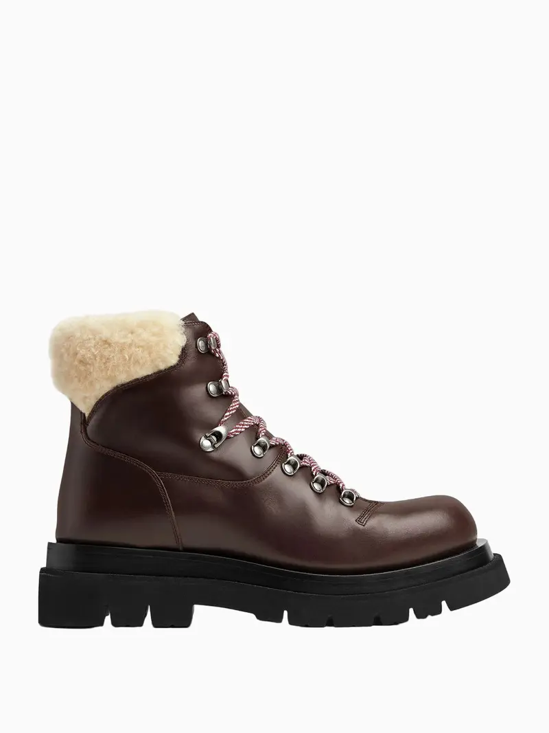 Lug boots