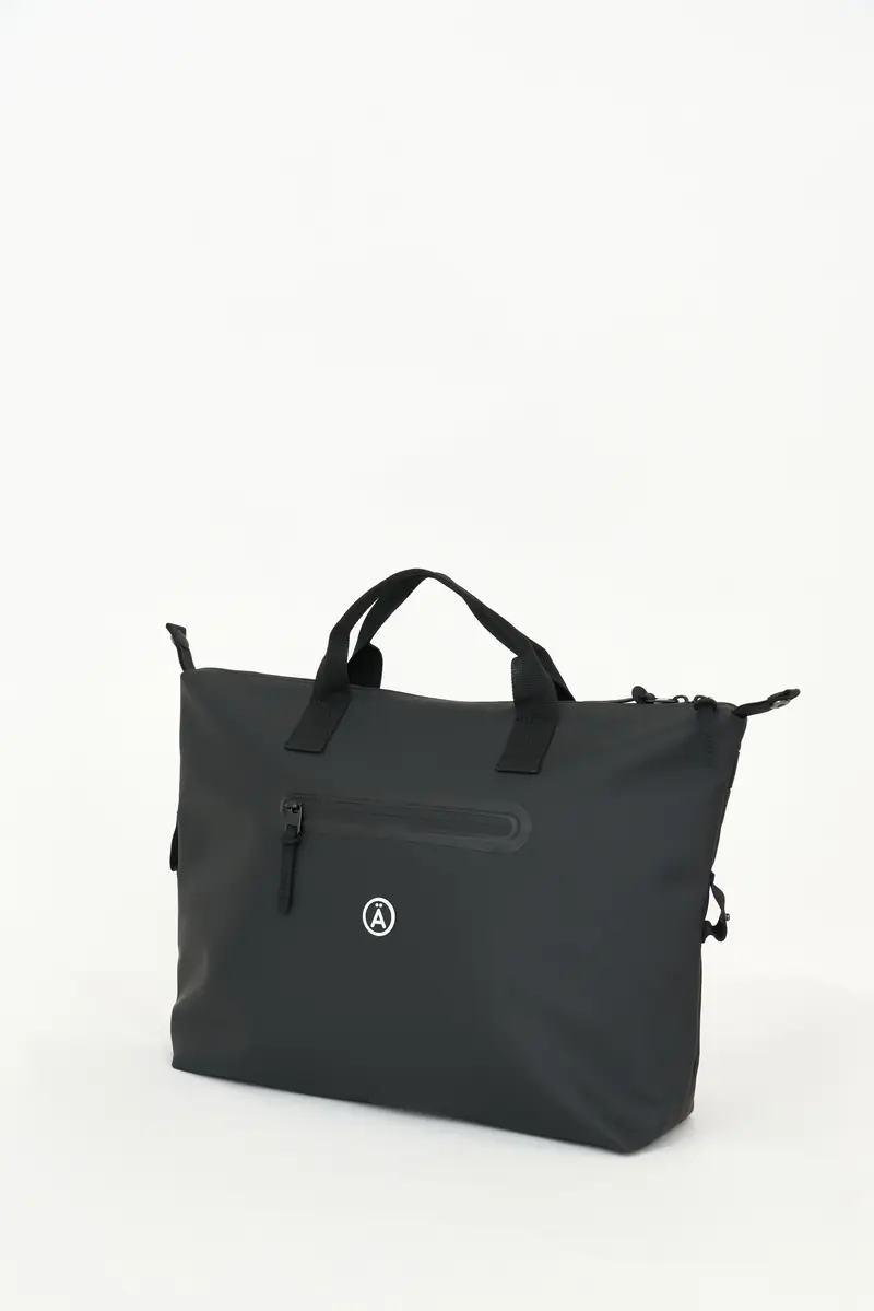 Lyra Black