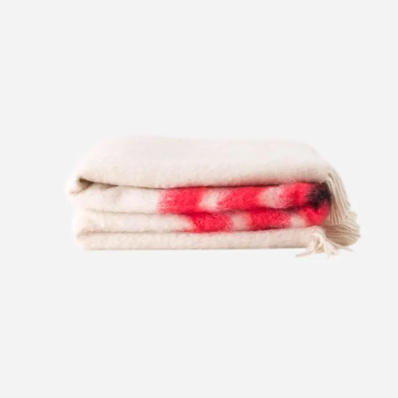 Manta de mohair coral y blanco