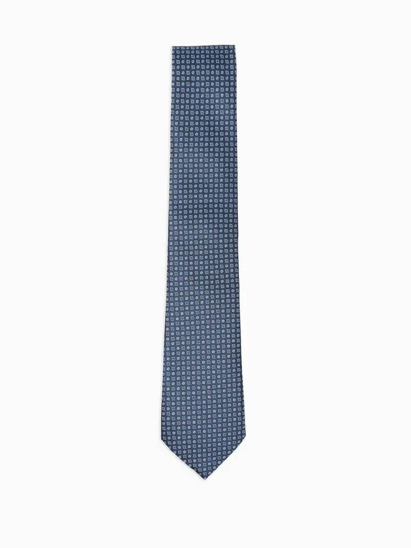 Micro pattern tie