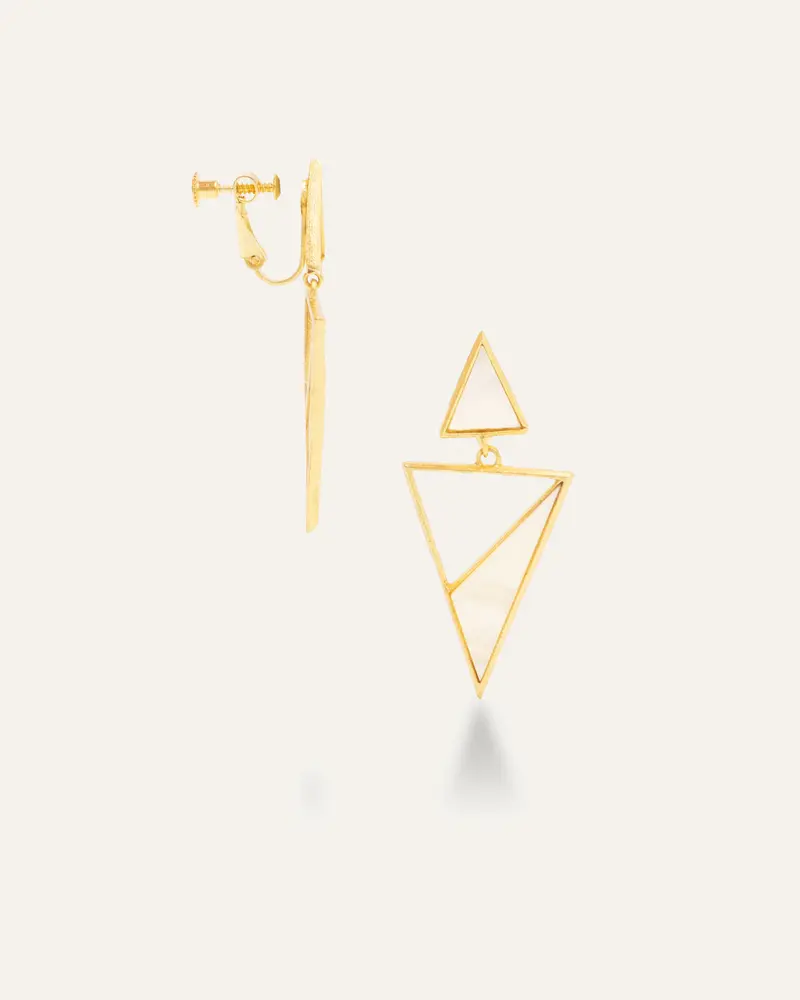 Pendiente Clip Dorado Chembra Madre Perla