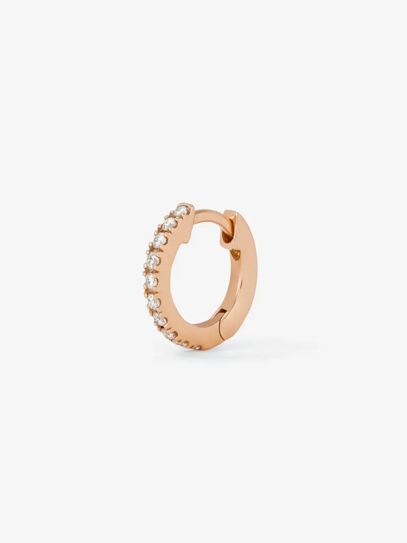 Pendiente individual de aro mini de oro rosa de 18K con 10 diamantes en talla brillante con un total de 0,05 cts