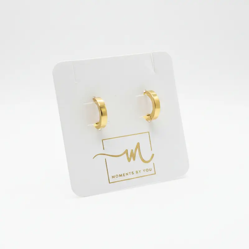 Pendientes cortos de acero inoxidable de tipo aro pequeño y grueso con diseño liso
