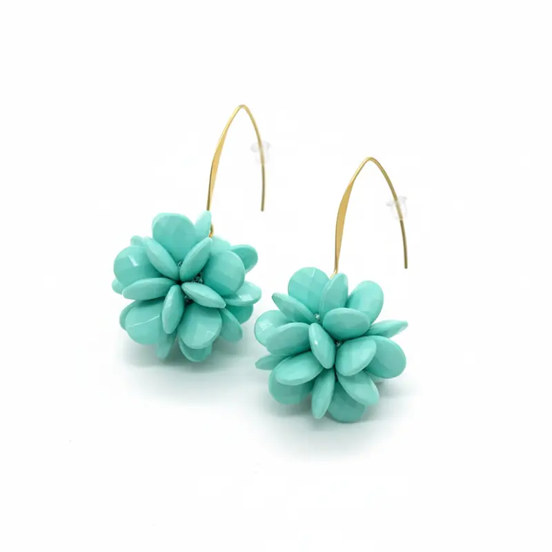 Pendientes de acero largos de gancho con una flor en forma esférica
