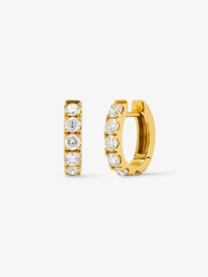 Pendientes de aro de oro amarillo de 18K con 12 diamantes blancos en talla brillante con un total de 0,91 cts