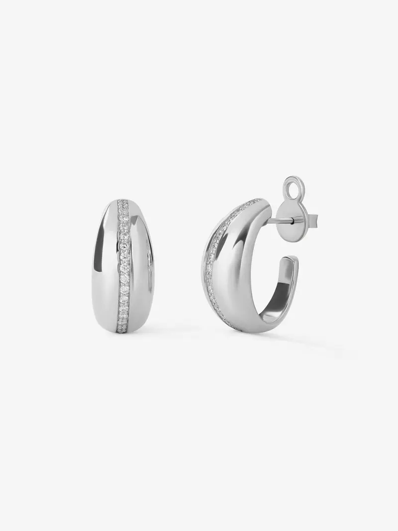 Pendientes de aro de oro blanco de 18K con pavé de diamantes en talla brillante