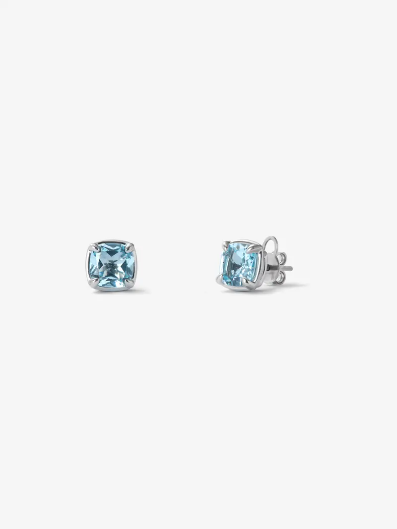 Pendientes de botón de plata 925 con topacio azul sky en talla cushion