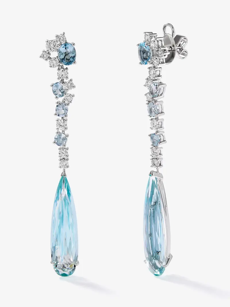 Pendientes de oro blanco de 18K con aguamarinas azules en talla oval y pera de 13,08 y diamantes blancos en talla brillante de 2,22 cts