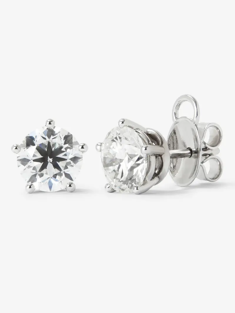 Pendientes de oro blanco de 18K con diamante solitario