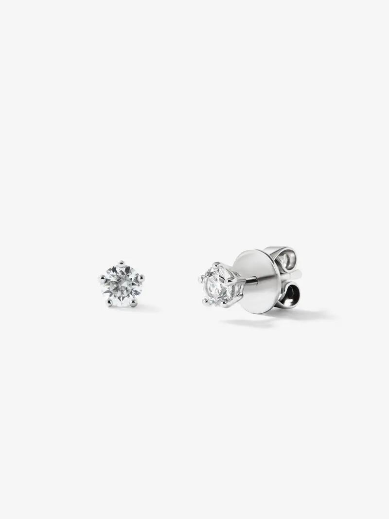 Pendientes de oro blanco de 18K con diamantes blancos en talla brillante de 0,3 cts