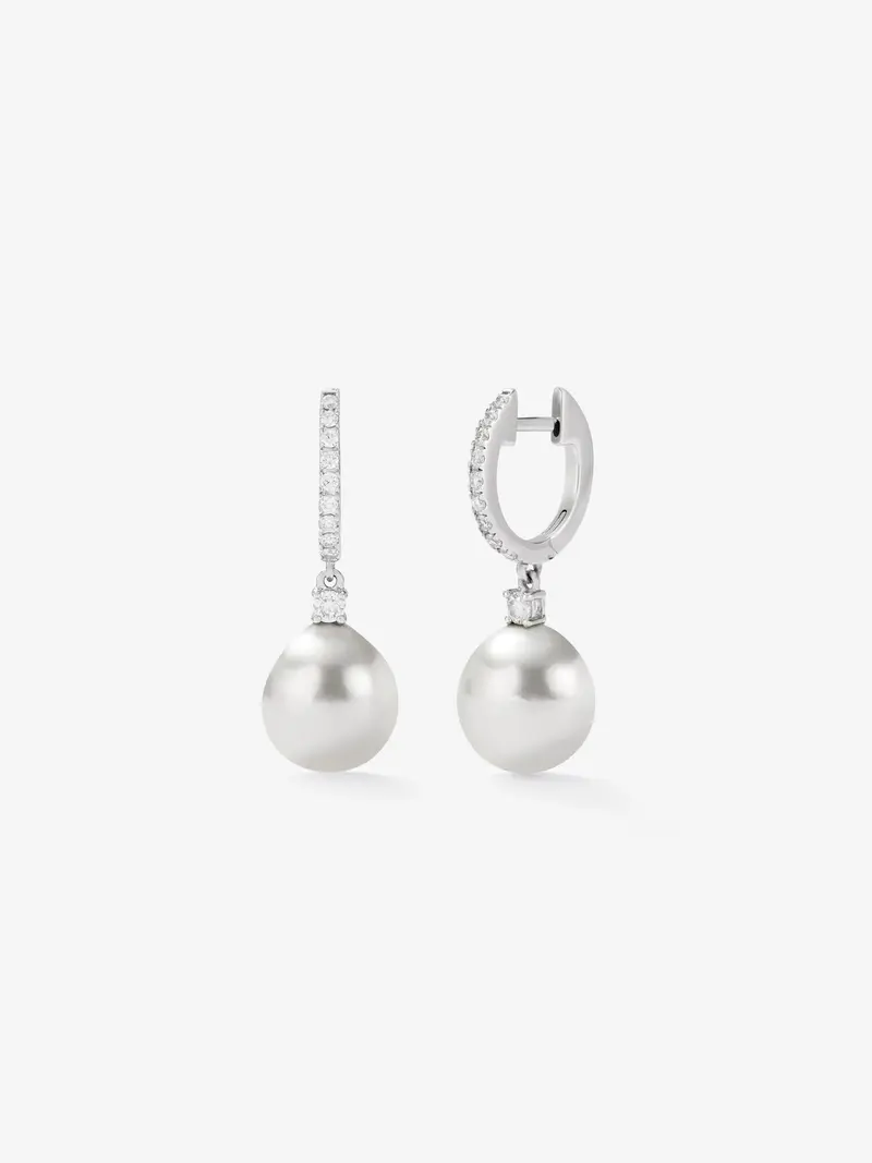 Pendientes de oro blanco de 18K con perlas australianas de 9 mm y diamantes en talla brillante de 0,31 cts
