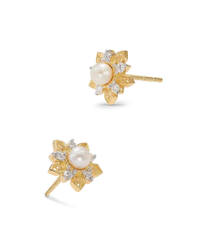 Pendientes Flor de Loto pequeños perla y diamantes, oro