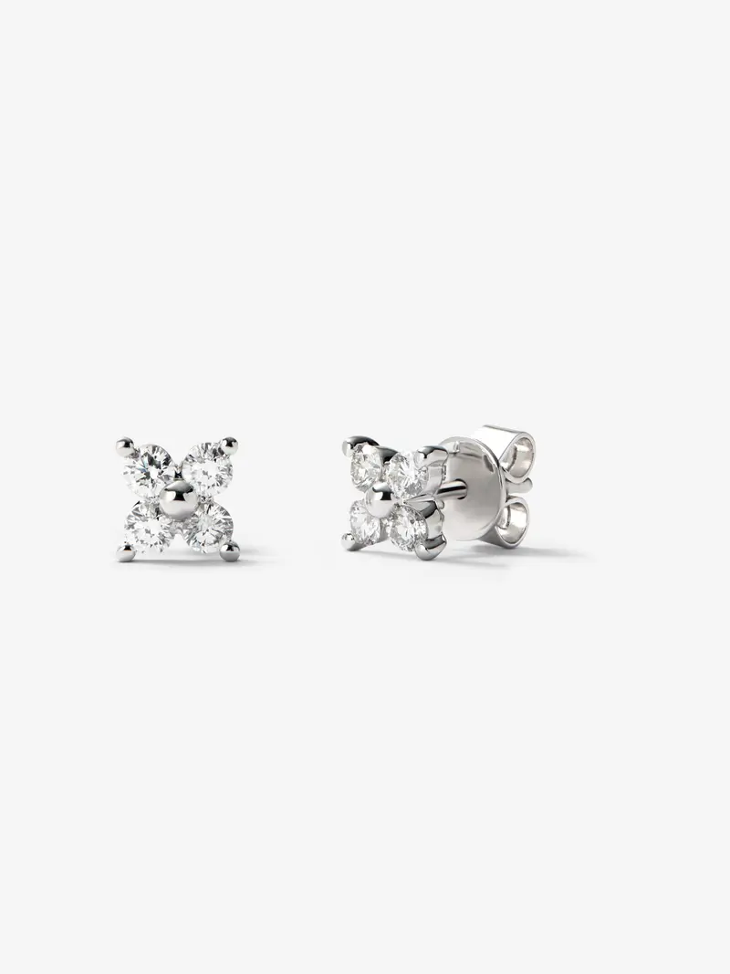 Pendientes flor de oro blanco de 18K con diamantes en talla brillante con un total de 0,46 cts