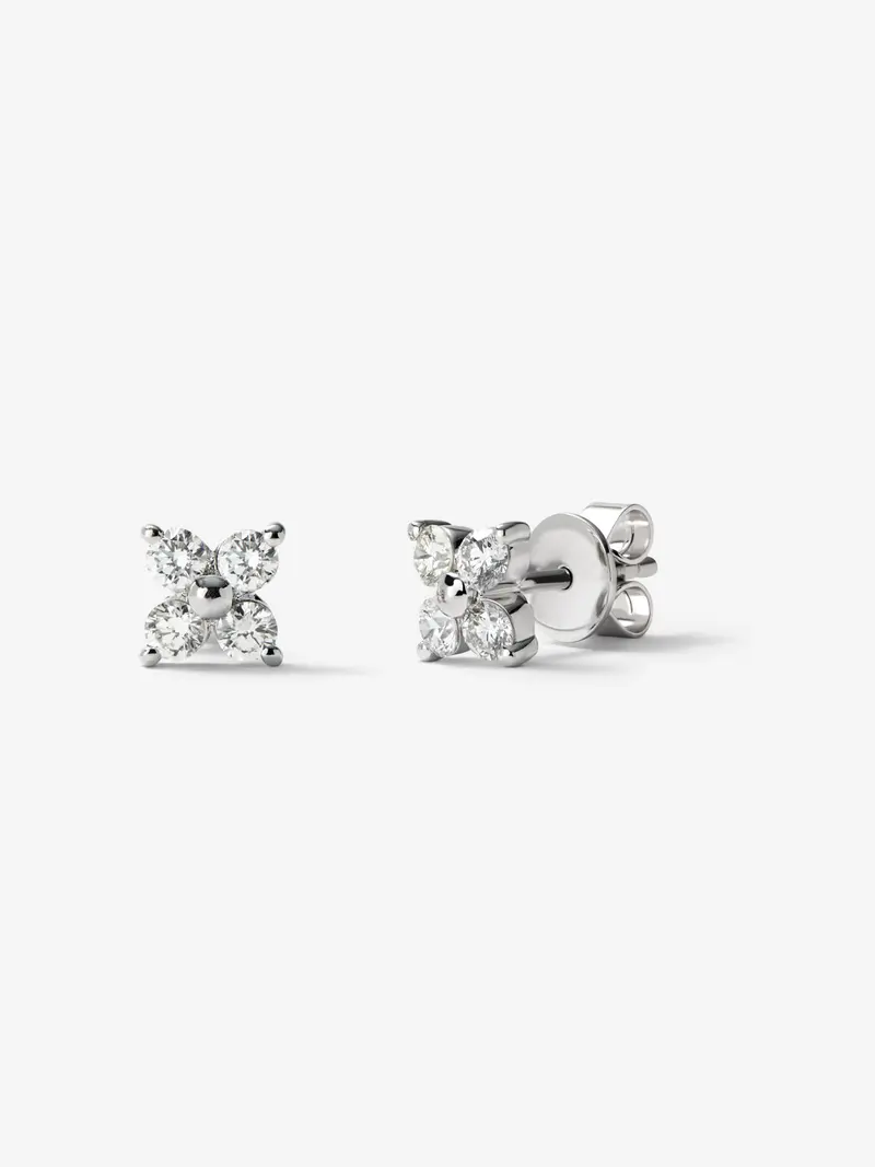 Pendientes flor de oro blanco de 18K con diamantes en talla brillante con un total de 0,64 cts