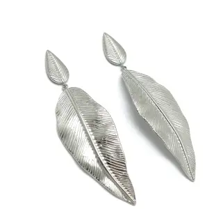 Pendientes hojas plateadas