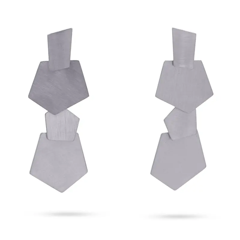 Pendientes largos de acero pulido mate con diseño geométrico acabado plata - mbyou