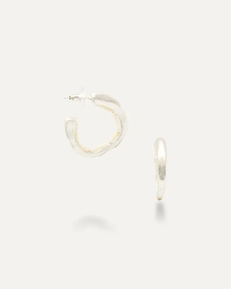 Pendientes Plateados Aro Perla Invertido