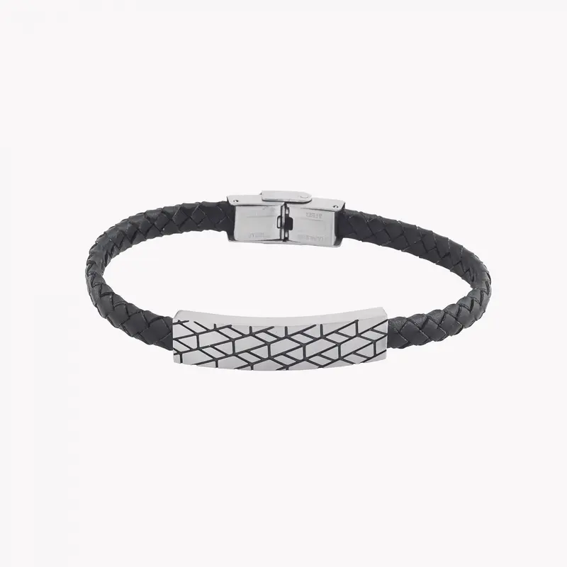 Pulsera de hombre de acero inoxidable con detalles geométricos plata