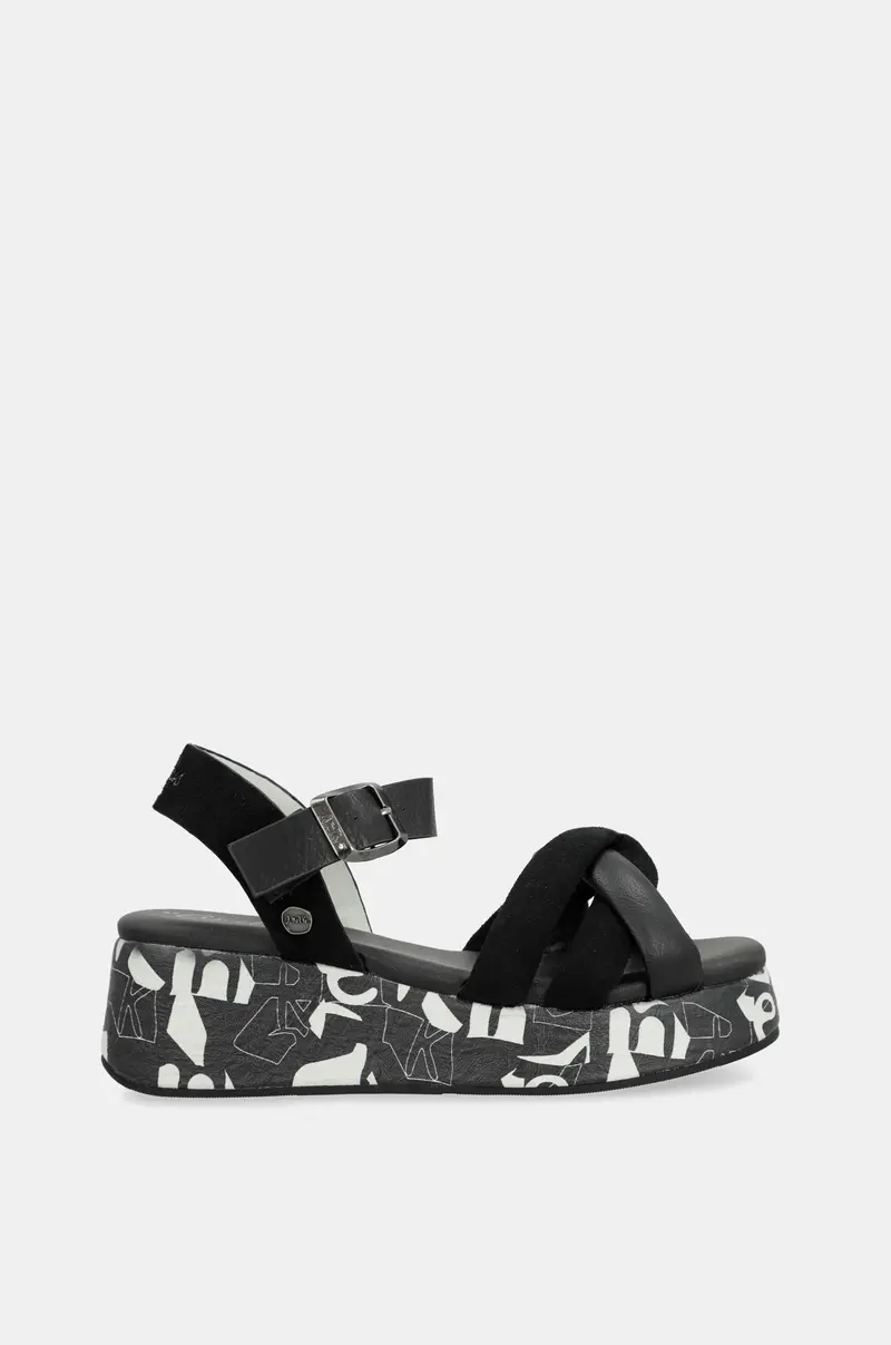 Sandalias plataforma negras y blancas