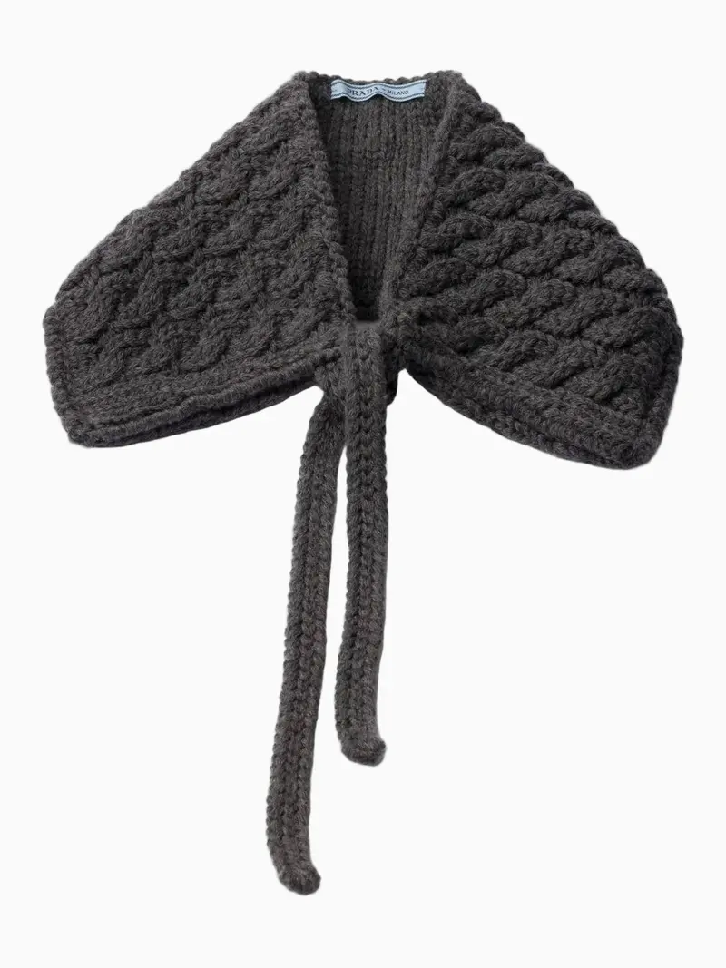Wool collar